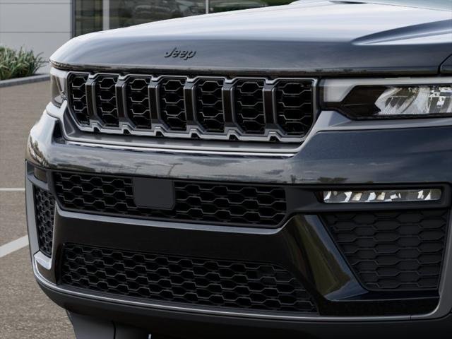 New 2026 Diamond Black Crystal Pearl-Coat Exterior Paint Jeep Limited image 37