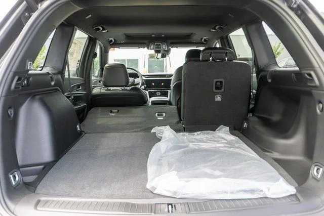 New 2026 Baltic Gray Metallic Clear-Coat Exterior Paint Jeep Altitude image 9