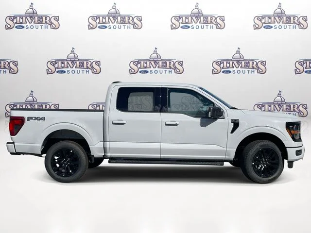 New 2026 White Ford XLT image 2