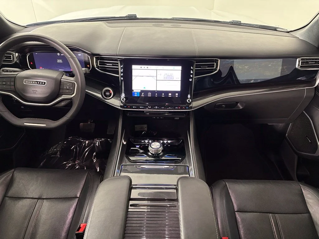 Used 2023 White Jeep Base image 32