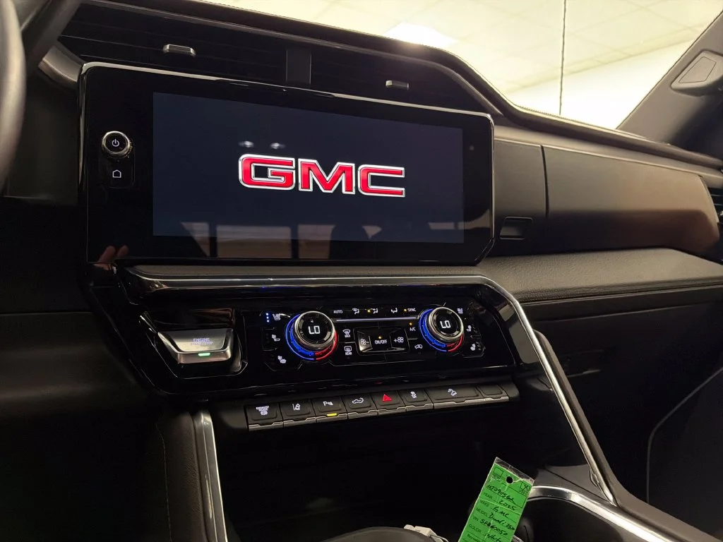 Used 2025 White GMC Denali image 14
