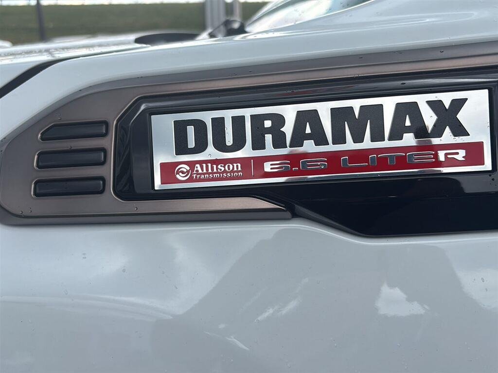 Used 2025 Summit White GMC AT4X image 14