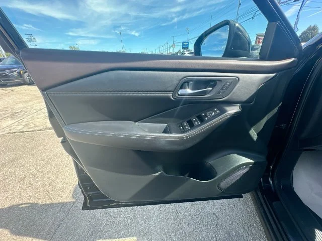 Used 2023 Black Nissan SL image 26