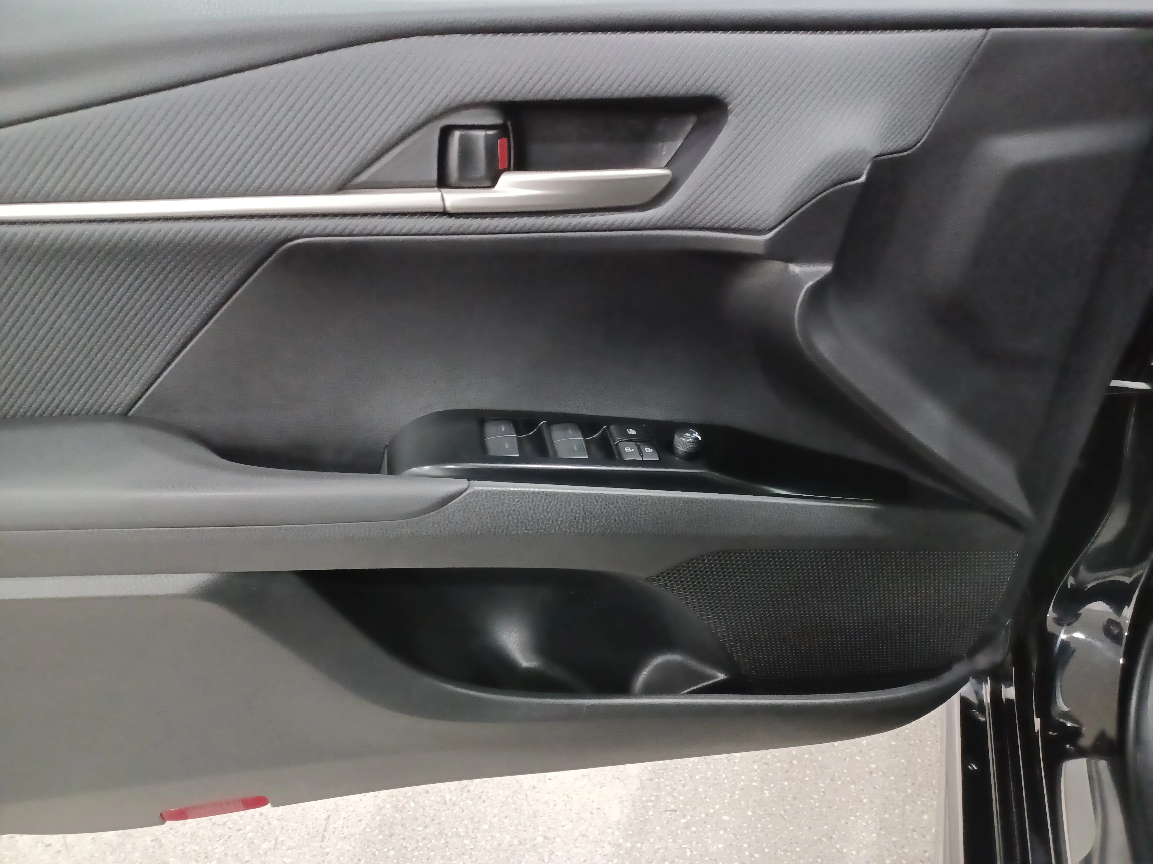Certified Used 2025 Midnight Black Metallic Toyota SE Hybrid AWD*Great on Fuel! | Adaptive Cruise | Htd Leather | Sunroof | Htd Wheel | Lane Keeping image 8
