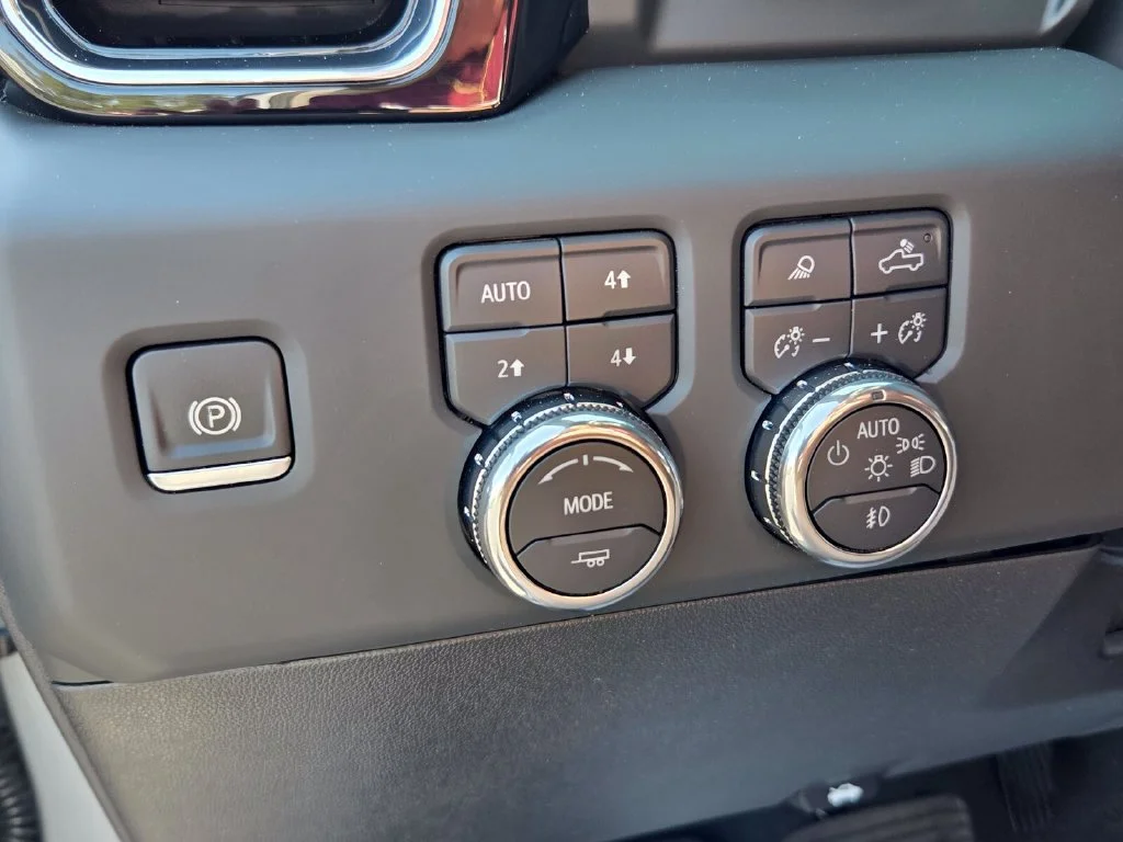 Used 2024 Sterling Metallic GMC Denali image 34