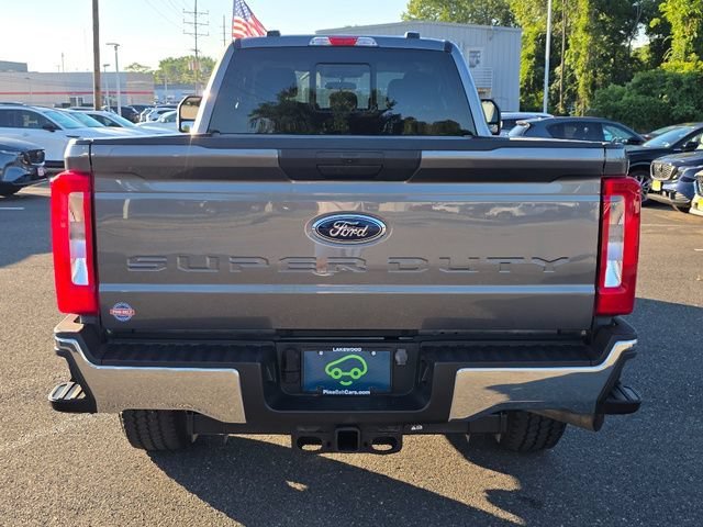 2024 Ford F-350 Super Duty XLT - Photo 15