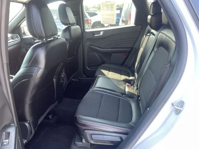 2025 Ford Escape ST-Line Select - Photo 29