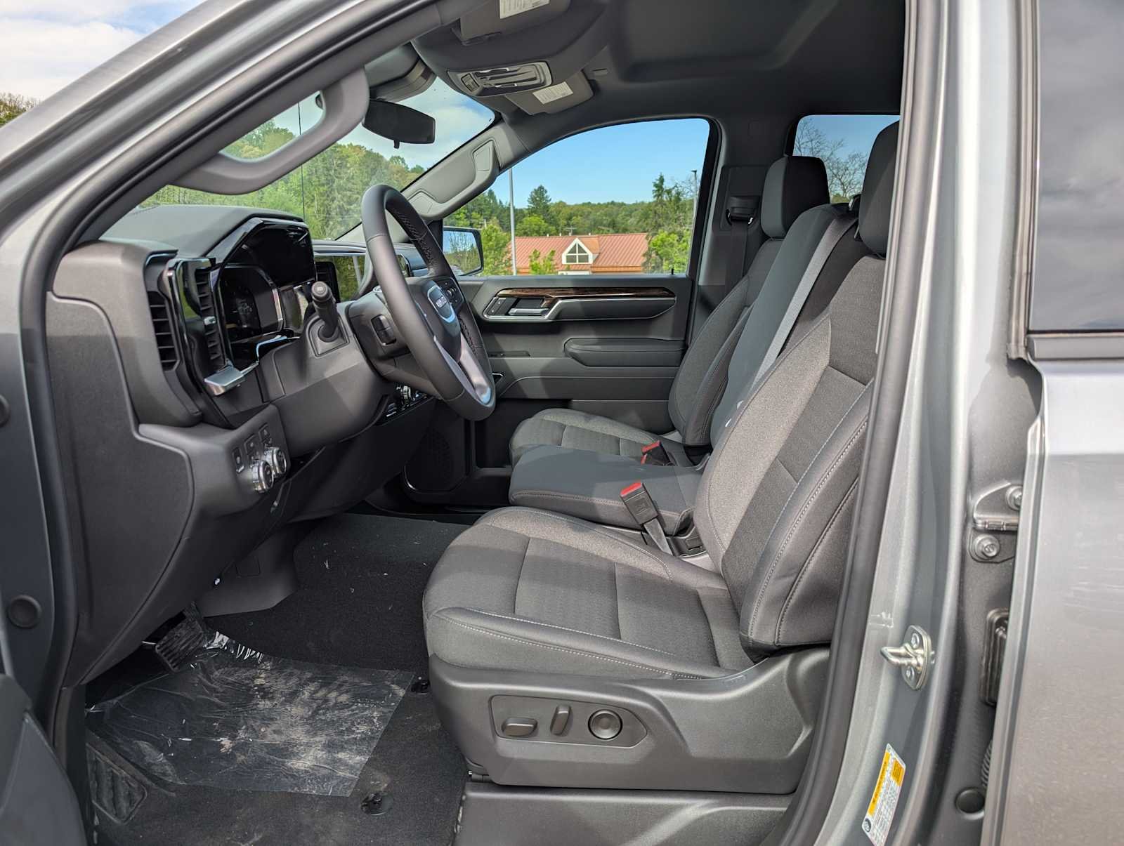 New 2026 Sterling Metallic GMC Elevation image 13
