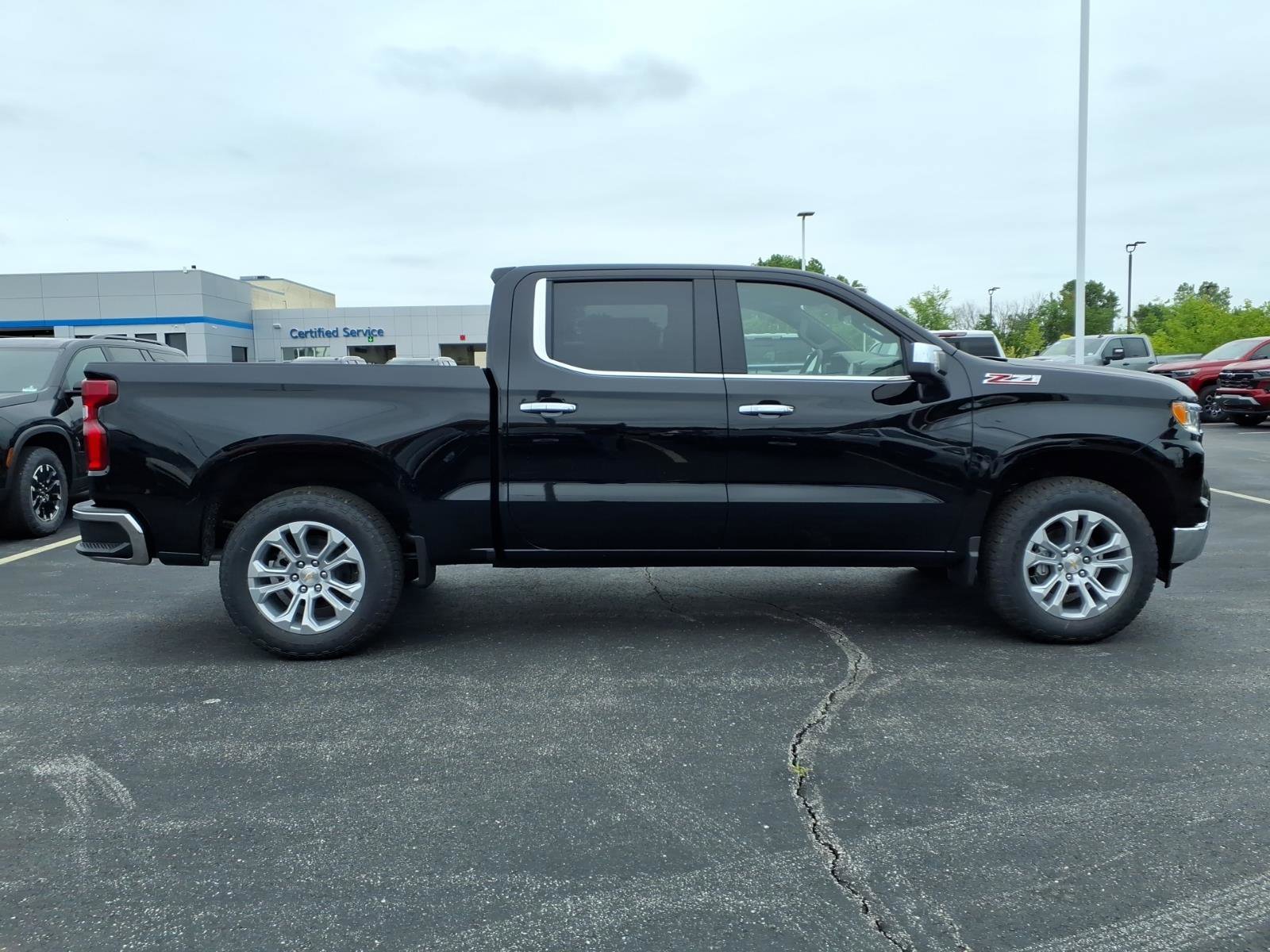 2026 Chevrolet Silverado 1500 LTZ - Photo 18
