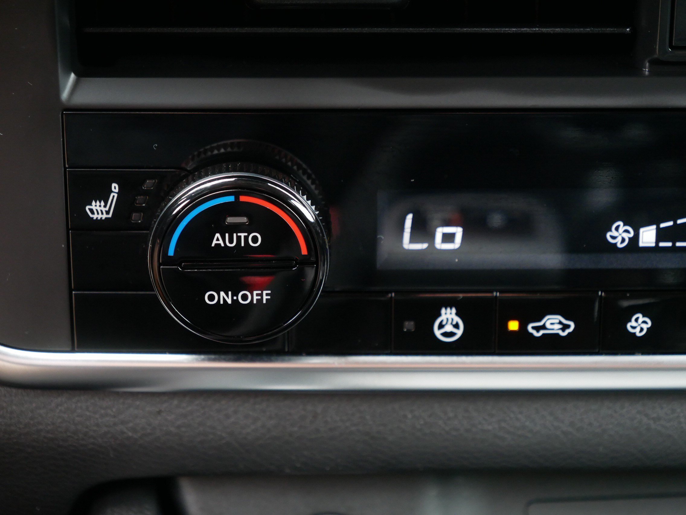 Used 2023 Gun Metallic Nissan SV image 34