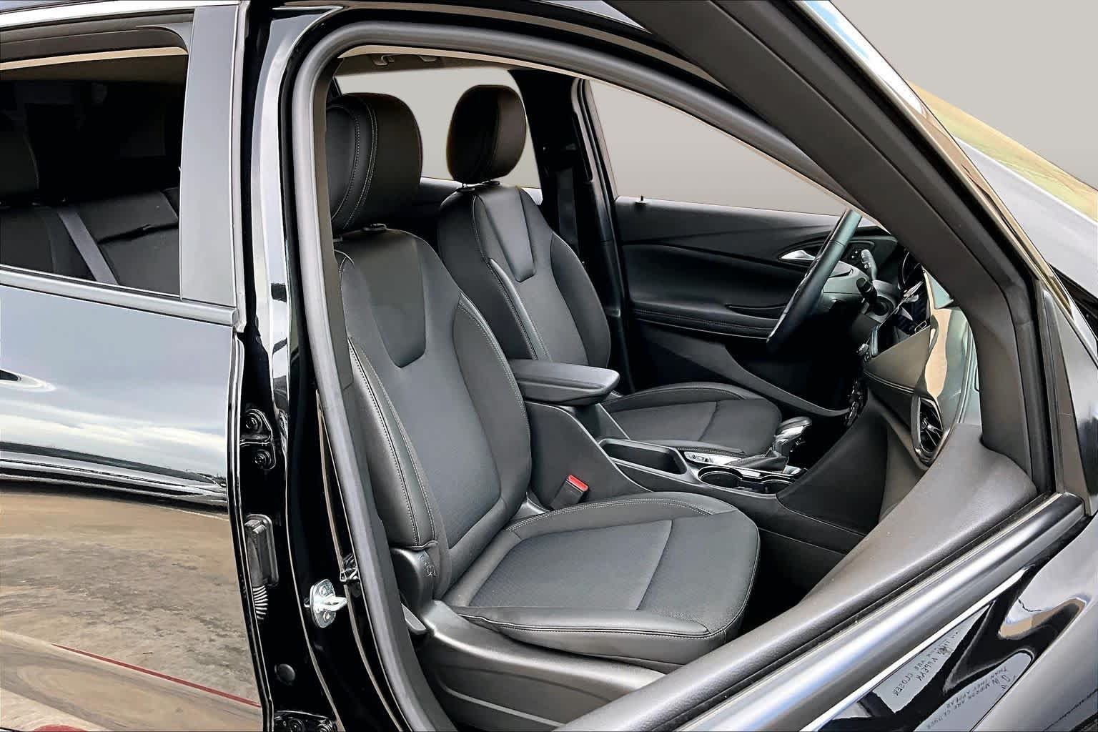 Used 2023 Ebony Twilight Metallic Buick Select image 9