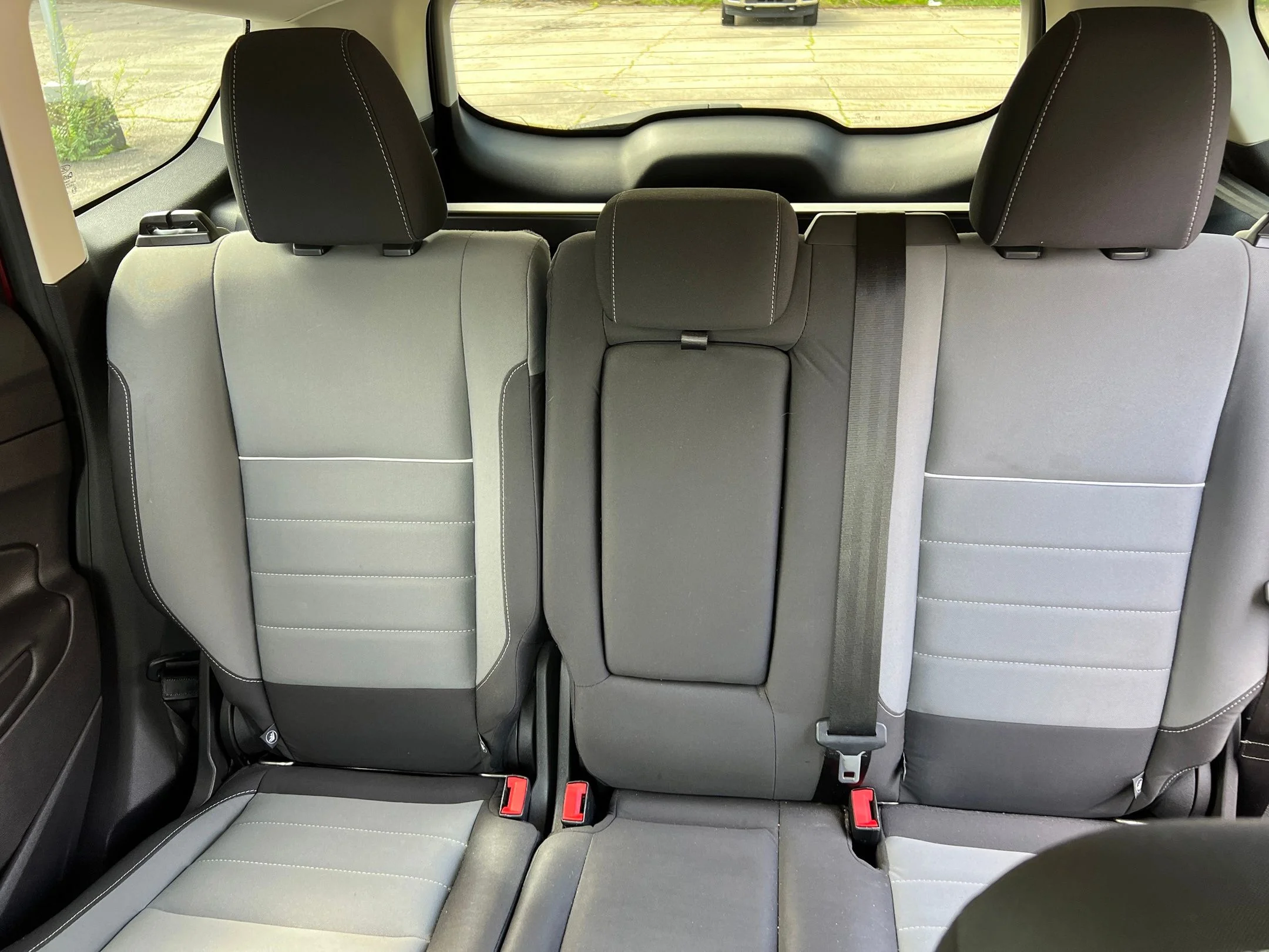 Used 2013 Ruby Red Ford SE image 21