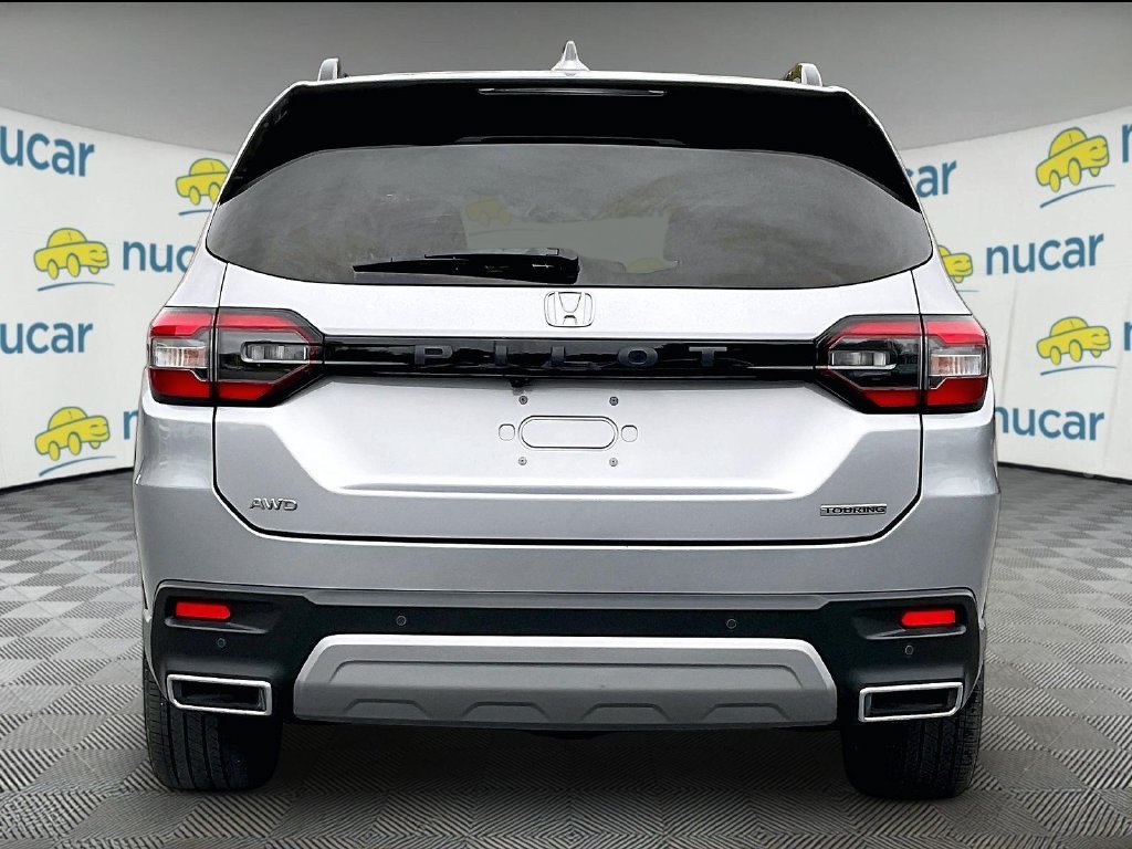 Used 2024 Lunar Silver Metallic Honda Touring image 5