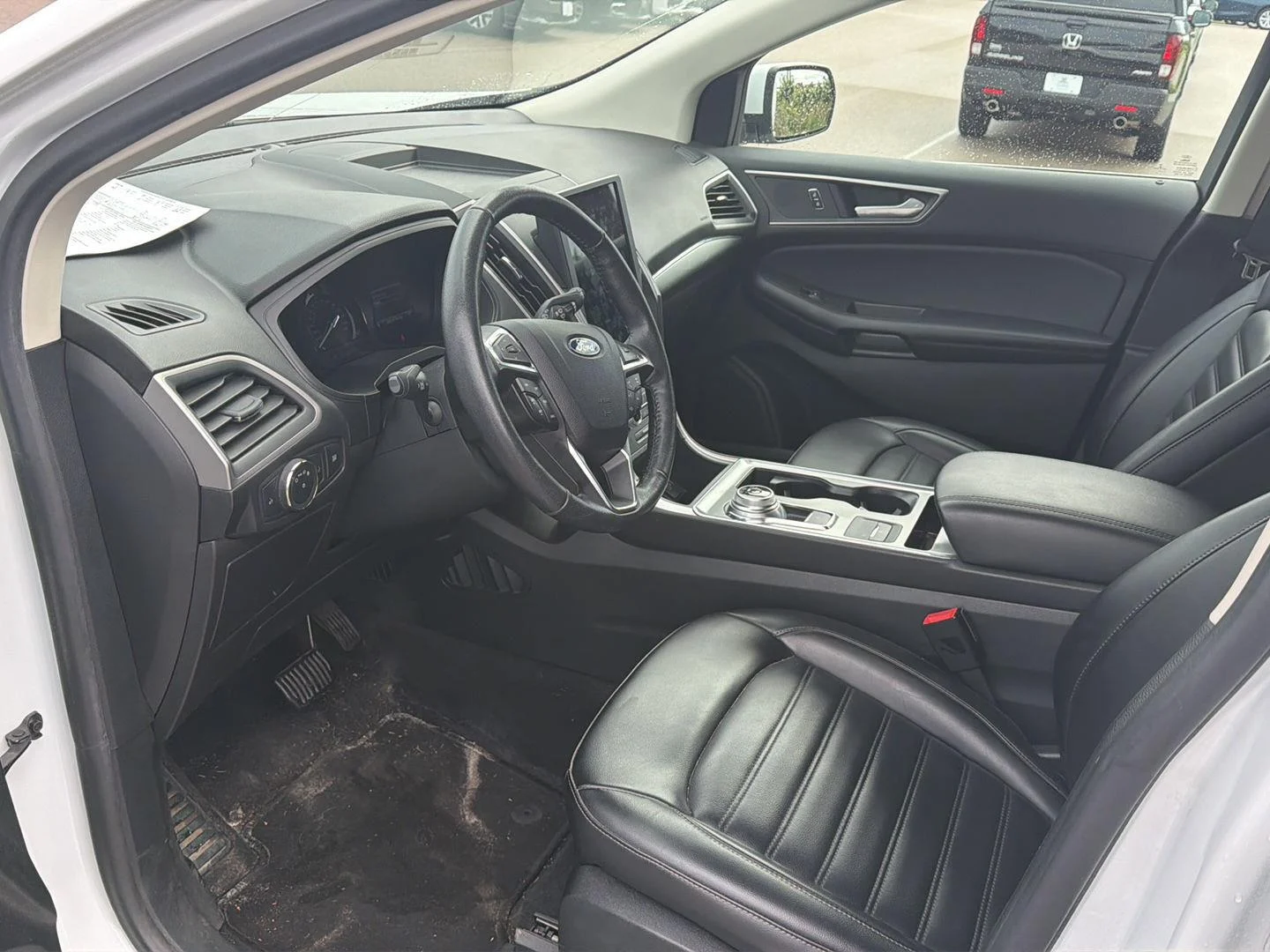 Used 2022 Oxford White Ford SEL image 8