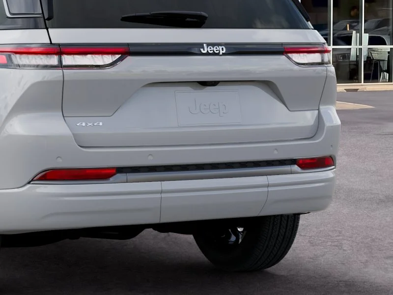 New 2026 Bright White Clear-Coat Exterior Paint Jeep Limited Reserve image 42