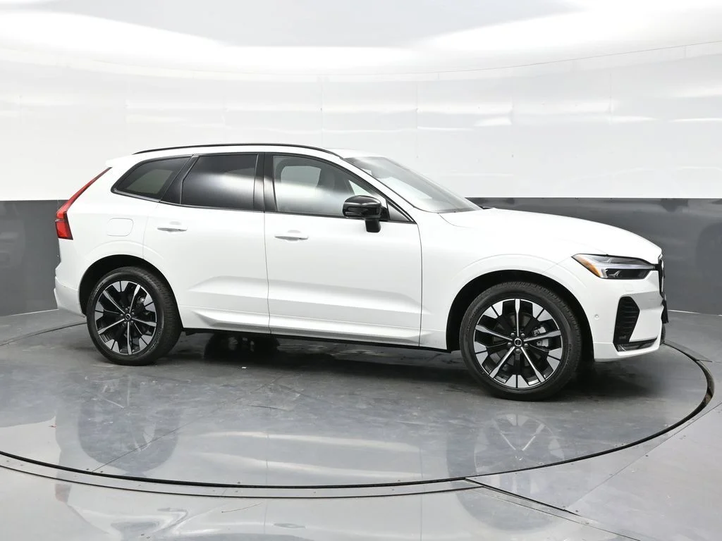 New 2026 Crystal White Volvo Plus image 8