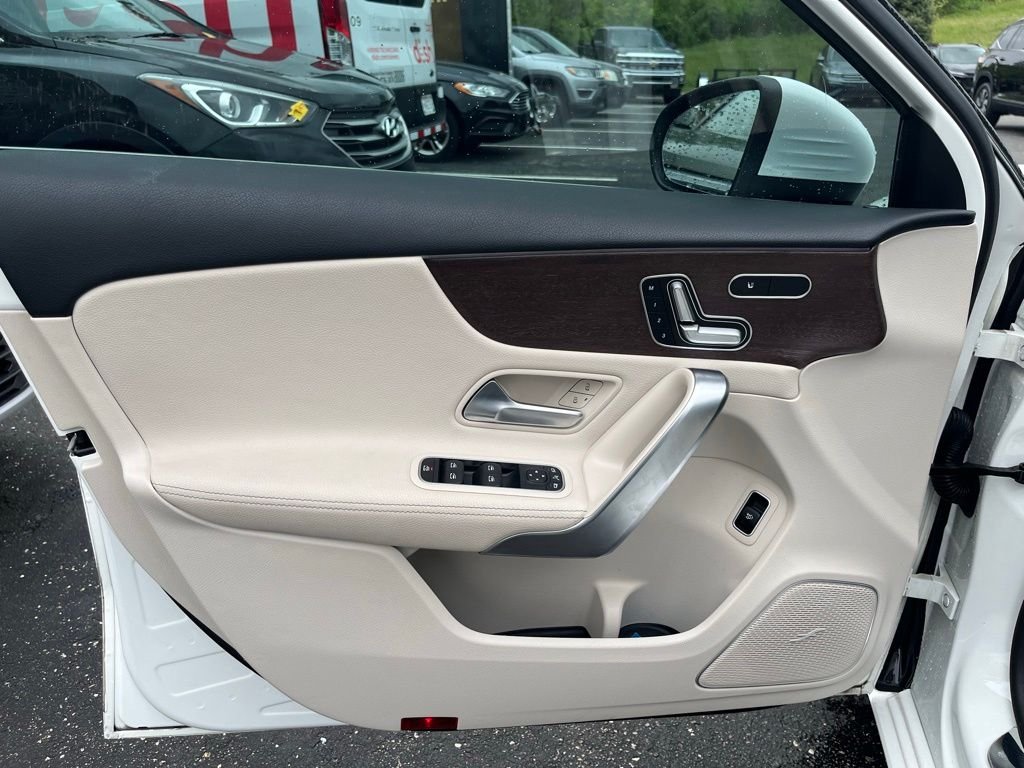 2021 Mercedes-Benz A-Class A220 - Photo 9