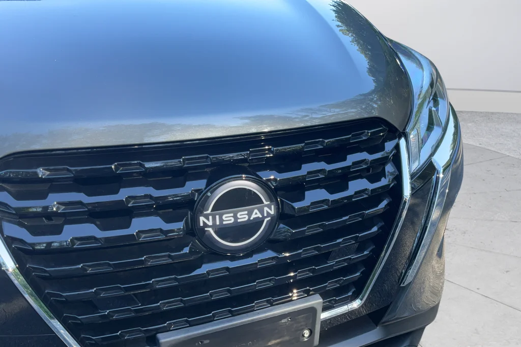 Used 2025 Gray Nissan S image 28