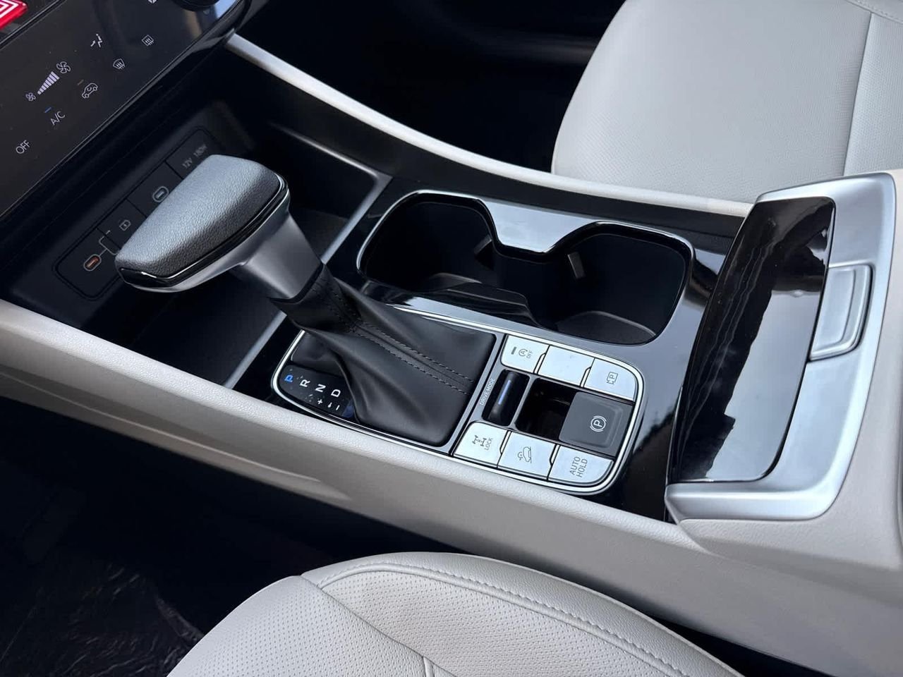 New 2026 Phantom Black Hyundai SEL Plus FWD image 18