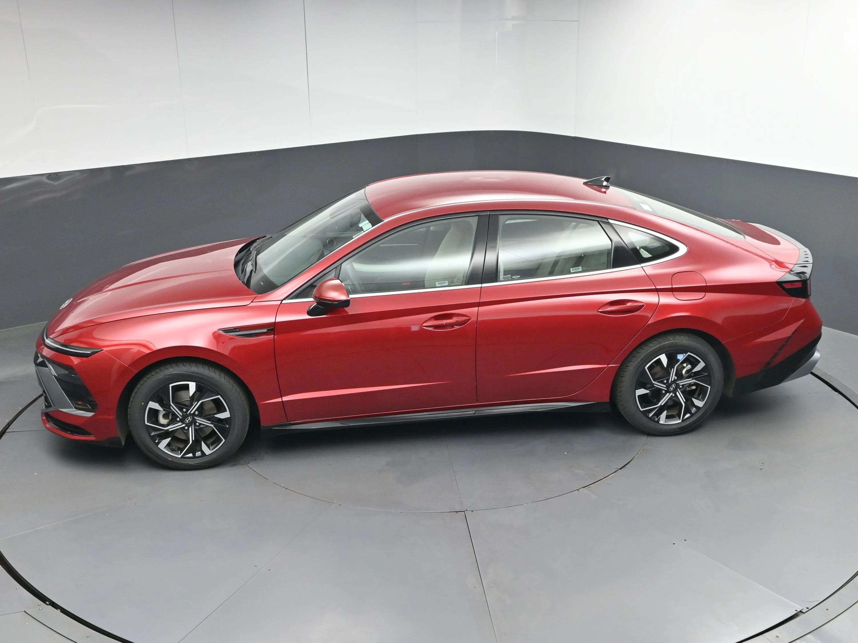 Used 2025 Ultimate red Hyundai SEL image 35