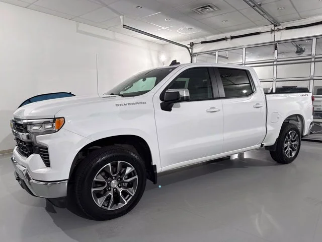 Used 2024 White Chevrolet LT image 3