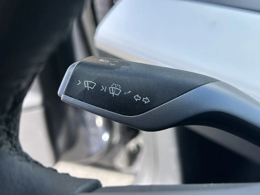 Used 2023  Tesla Base image 28