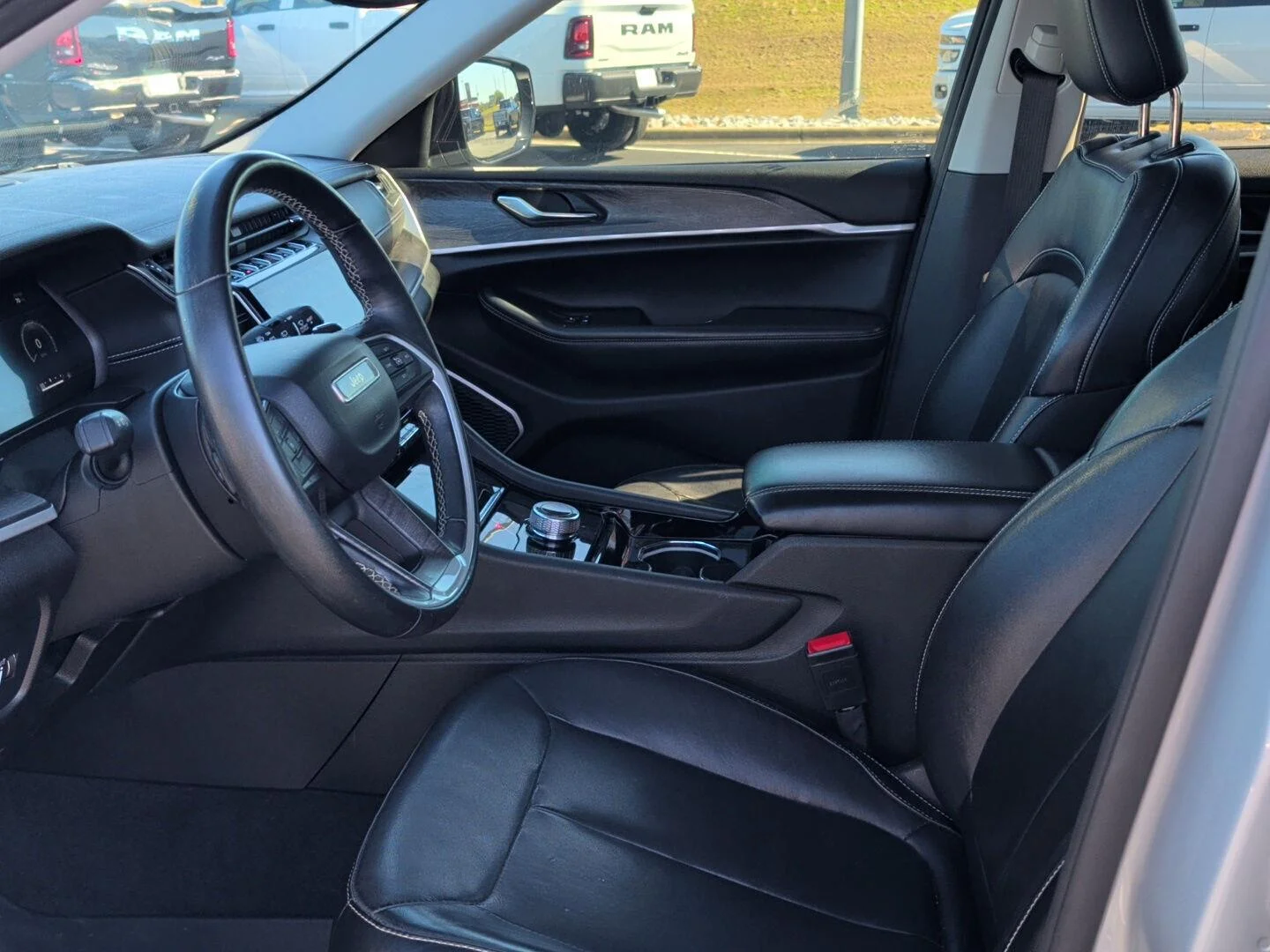Used 2021 Silver Zynith Jeep Limited image 9