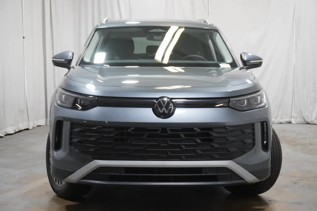 Certified Used 2025 Gray Volkswagen 2.0T S image 9