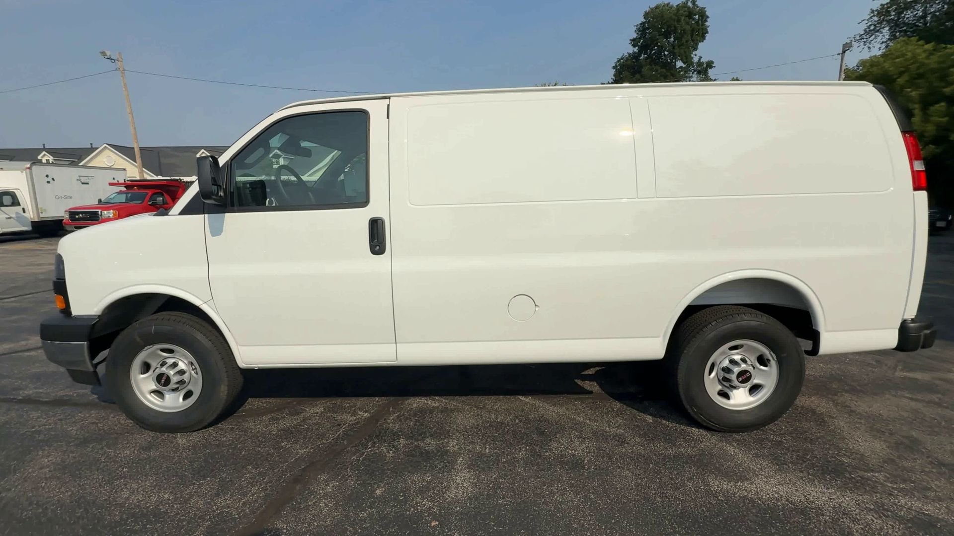 2025 GMC Savana Cargo Work Van - Photo 5