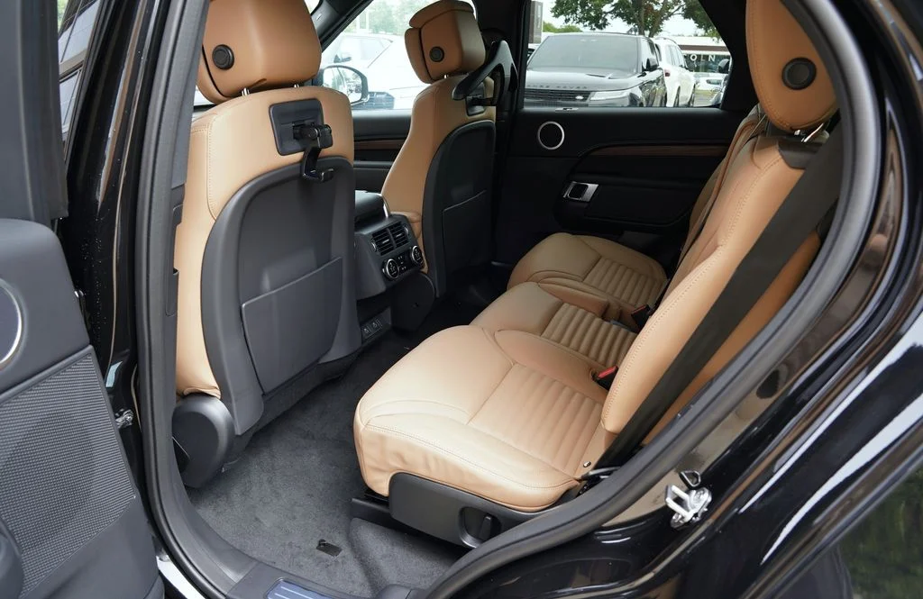 New 2026 Santorini Black Land Rover Dynamic SE image 29