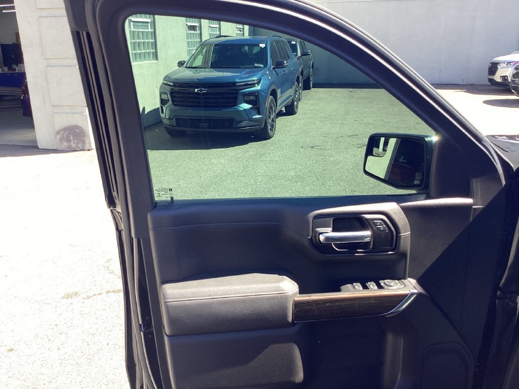 Used 2021 BLACK Chevrolet LT image 19