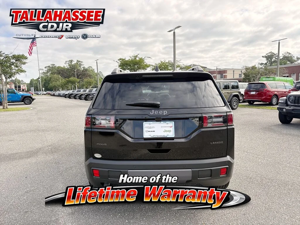 New 2026 Diamond Black Crystal Pearlcoat Jeep Laredo image 4