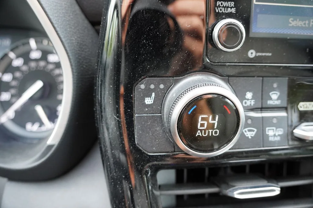 Used 2021  Toyota XLE image 7