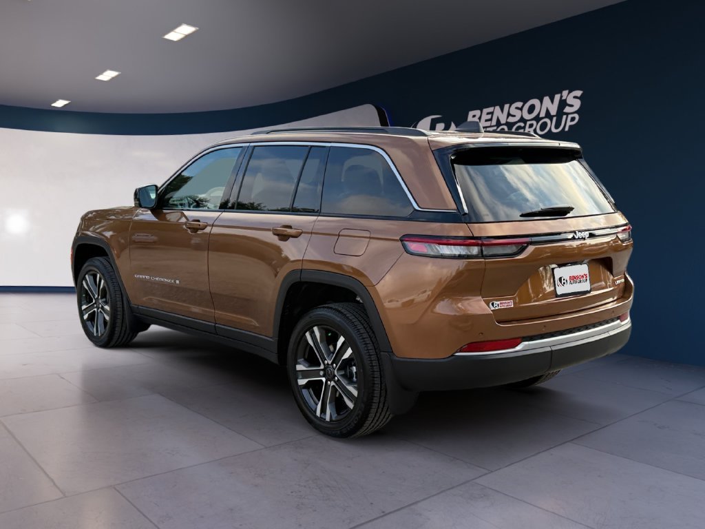 New 2027 Copper Shino Metallic Clearcoat Jeep Limited image 3