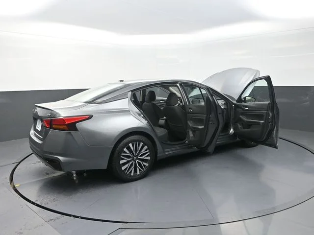 Used 2024 Gray Nissan 2.5 SV image 35