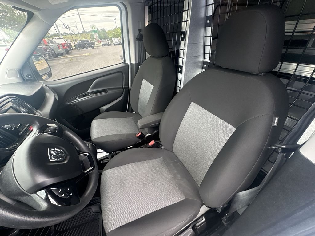 Used 2022 White Ram Base image 11