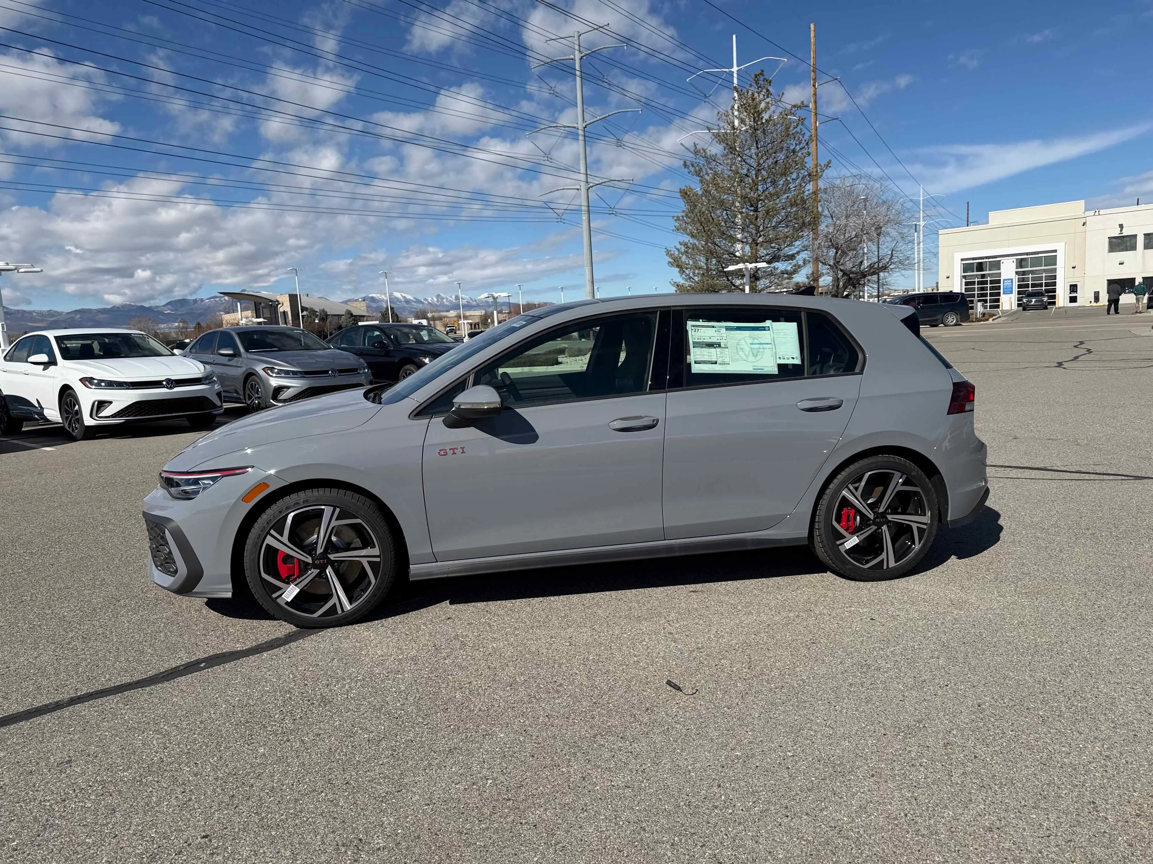 New 2026 Moonstone Volkswagen SE image 2