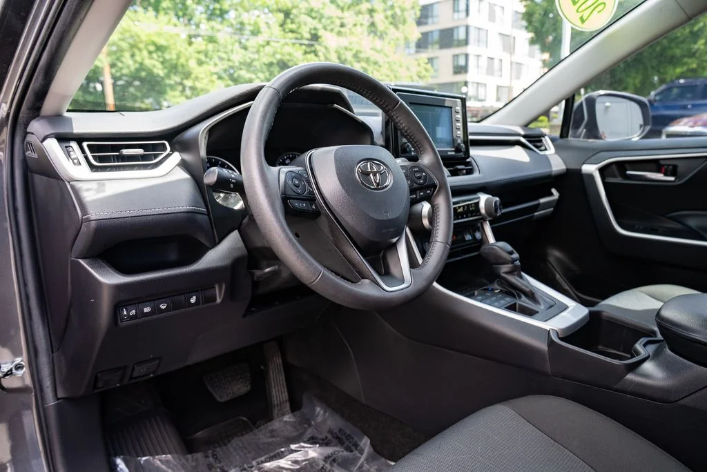 Used 2022 Gray Toyota XLE image 21