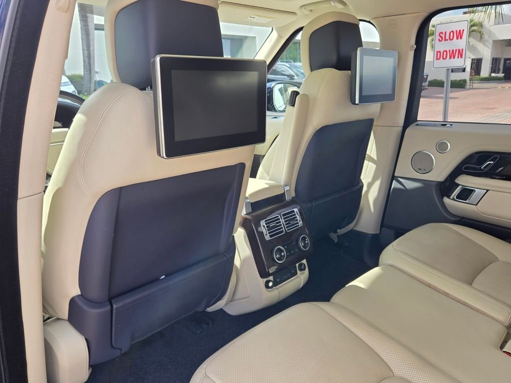 Used 2021 Blue Land Rover Westminster image 16
