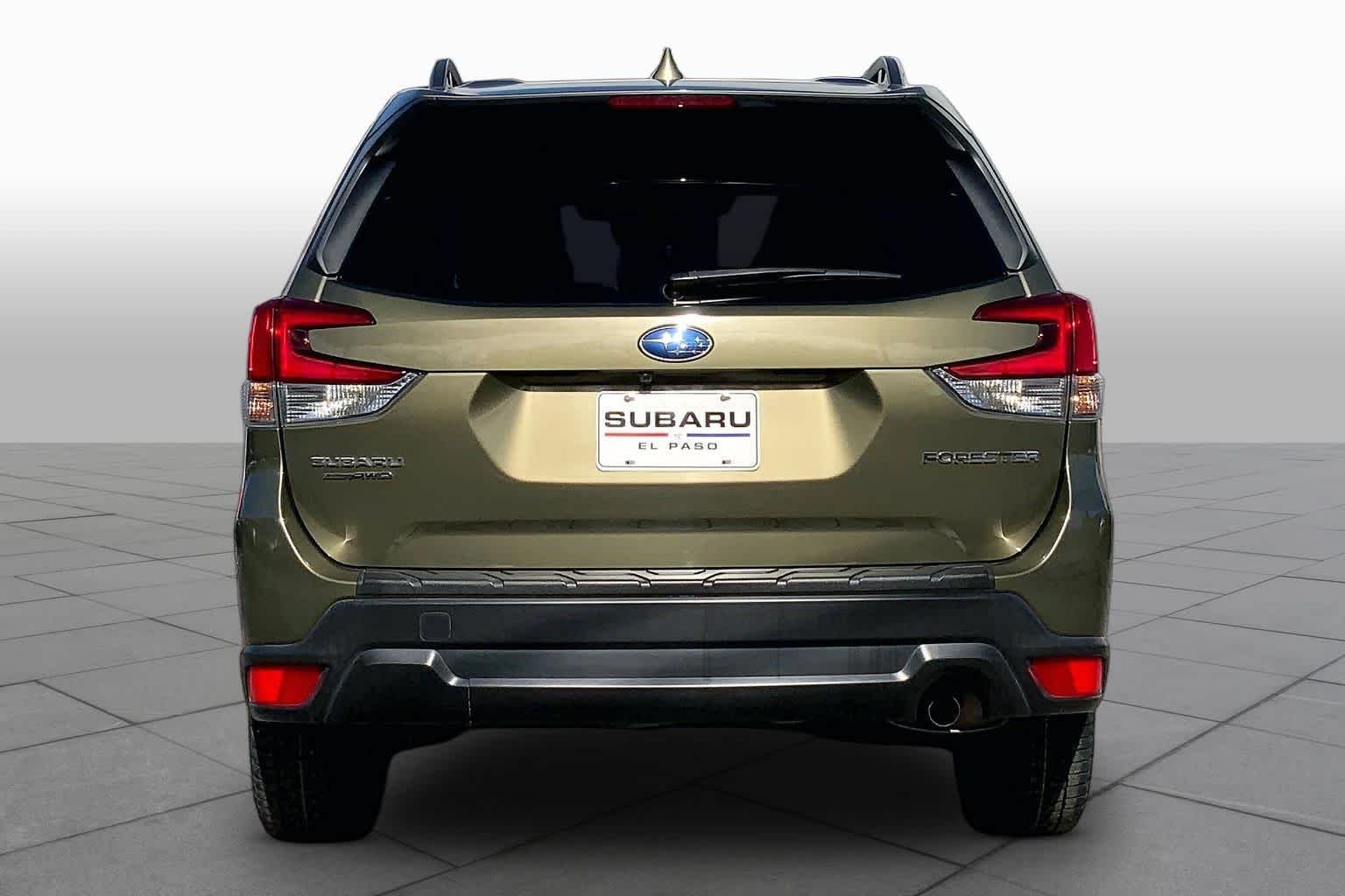 Used 2023 Autumn Green Metallic Subaru Premium image 5