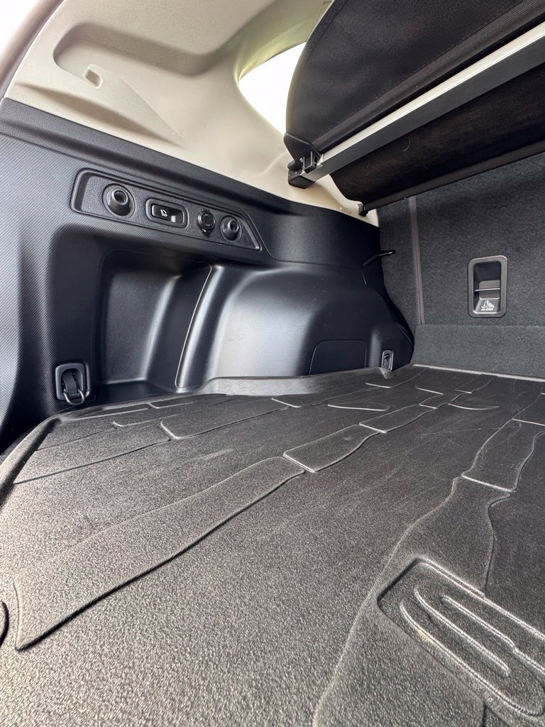 Used 2019 Ice Silver Metallic Subaru Touring image 11