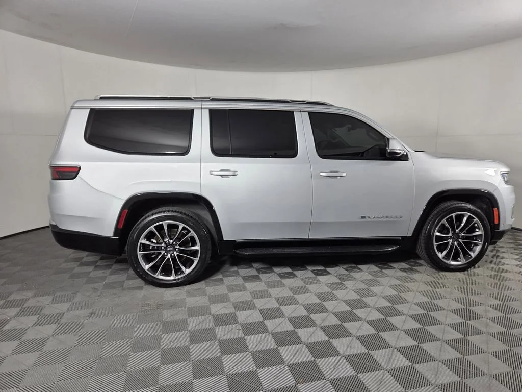 Used 2022 Silver Zynith Jeep Series II image 4