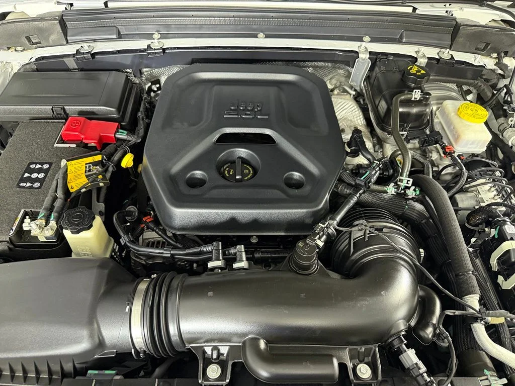 Used 2025 White Jeep Sport S image 22