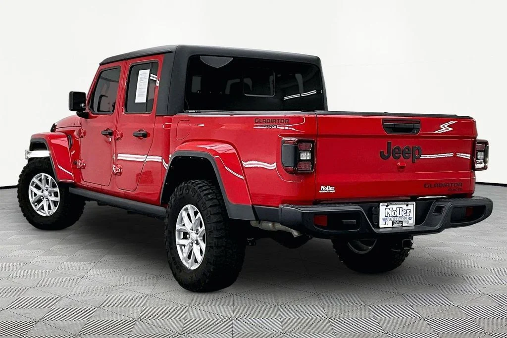 Certified Used 2023 Firecracker Red Clearcoat Jeep Sport S image 13