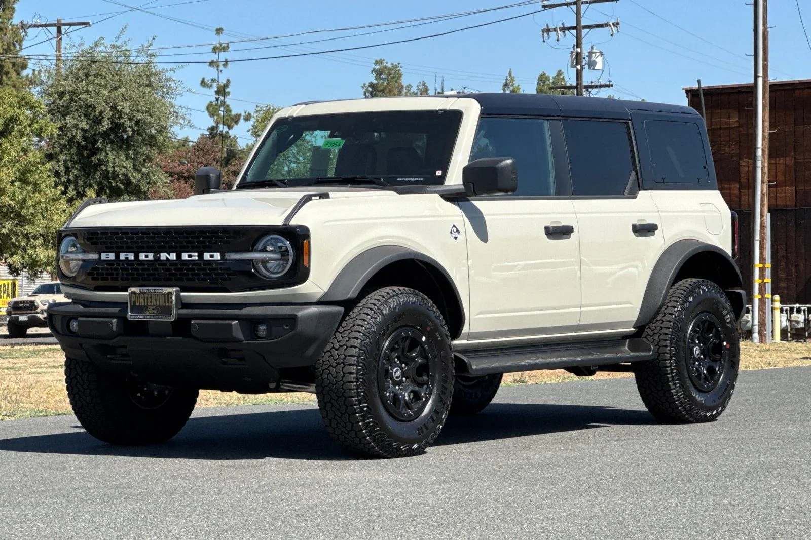 New 2026 Desert Sand Ford Outer Banks® image 10