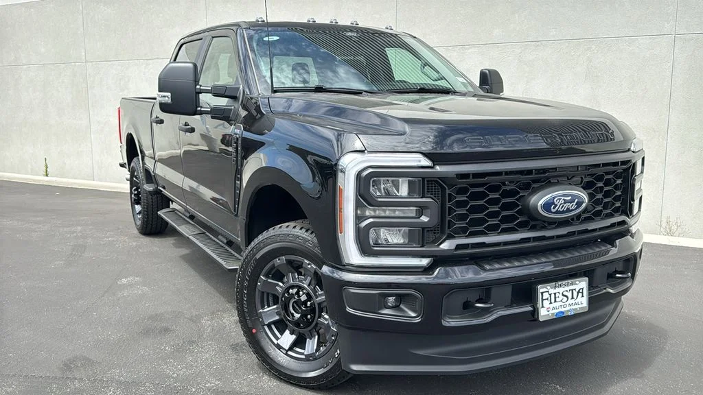 2026 Ford F-250 XL 4x4 Crew Cab 6-3/4' Box's photo