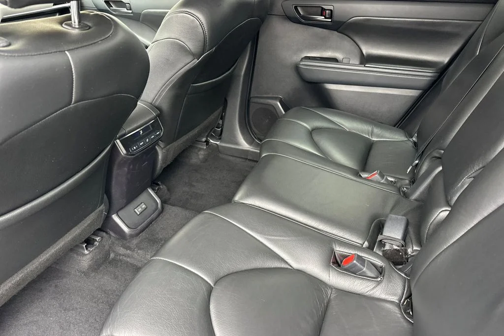 Used 2022 Beige Toyota L image 12
