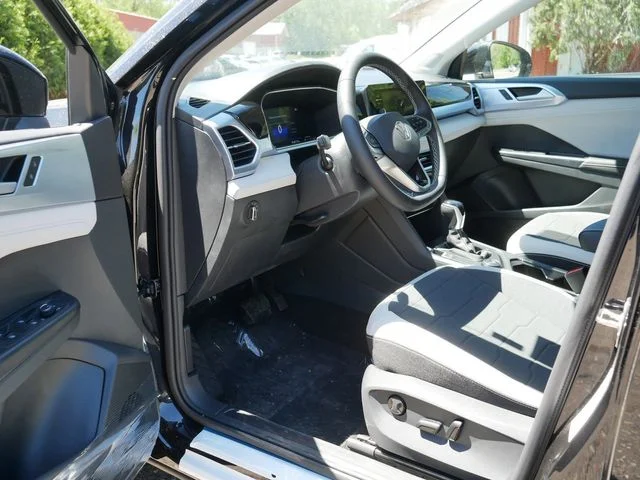 New 2026 Black Volkswagen 1.5T SE image 7