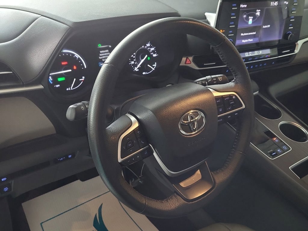 Used 2023 Silver Toyota XLE image 6