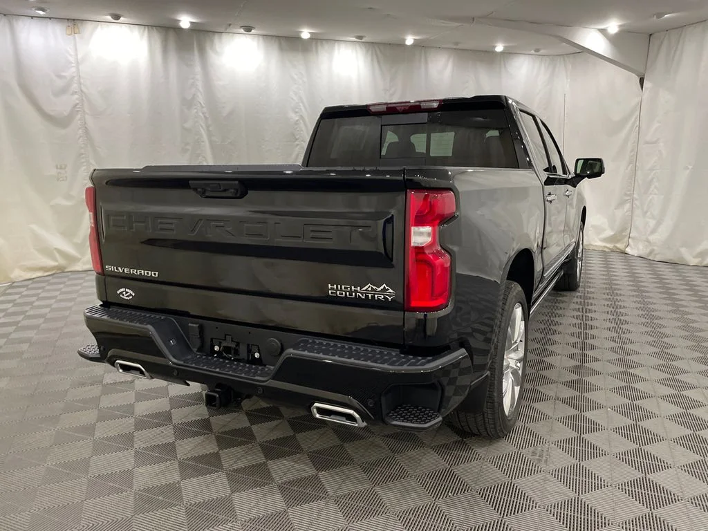 New 2026 Black Chevrolet High Country image 5